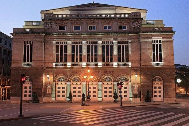 Un Espacio Unico En La Capital Del Paraiso Oviedo Esterno foto